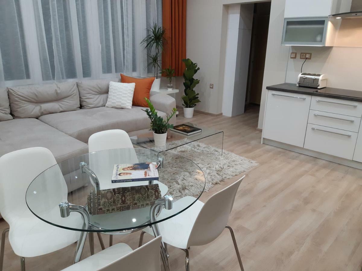 Modern, Quiet & Cozy Apartment In The Middle Of Downtown Near Danube At Fashion Street Boedapest Buitenkant foto