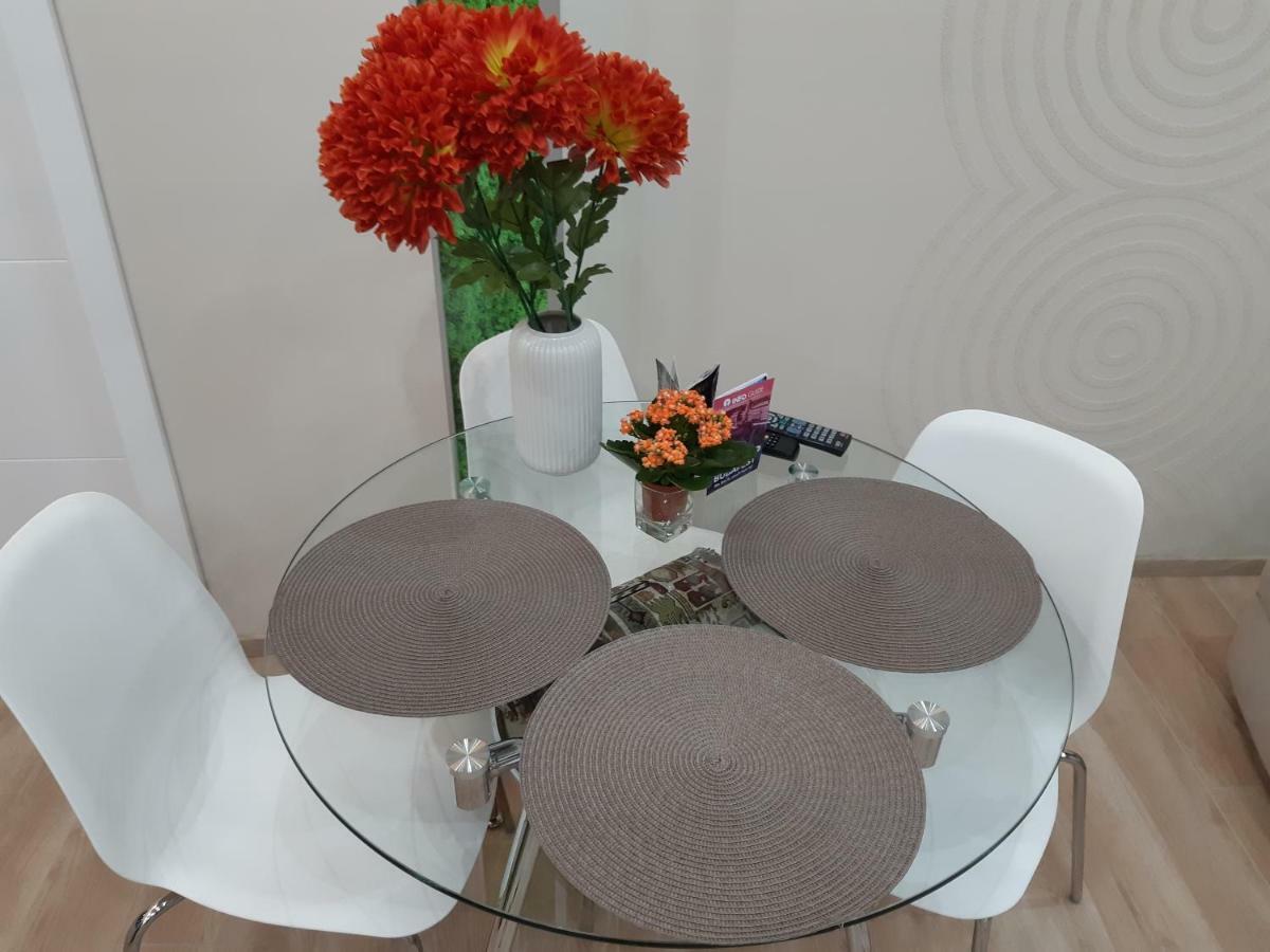 Modern, Quiet & Cozy Apartment In The Middle Of Downtown Near Danube At Fashion Street Boedapest Buitenkant foto