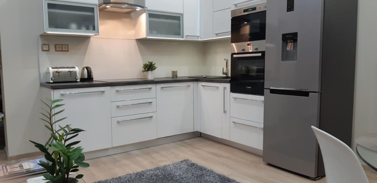 Modern, Quiet & Cozy Apartment In The Middle Of Downtown Near Danube At Fashion Street Boedapest Buitenkant foto