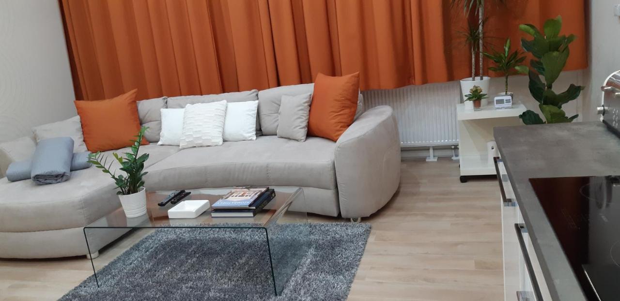 Modern, Quiet & Cozy Apartment In The Middle Of Downtown Near Danube At Fashion Street Boedapest Buitenkant foto