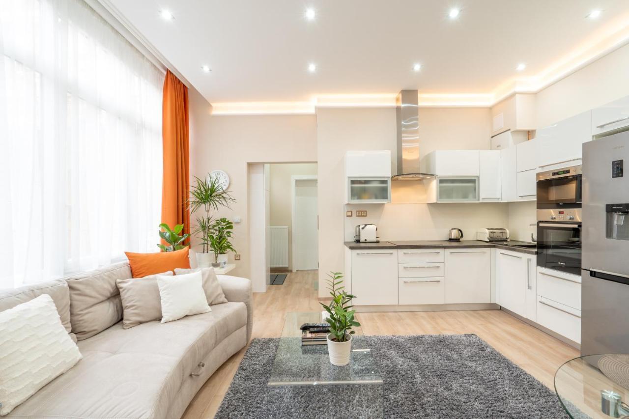 Modern, Quiet & Cozy Apartment In The Middle Of Downtown Near Danube At Fashion Street Boedapest Buitenkant foto