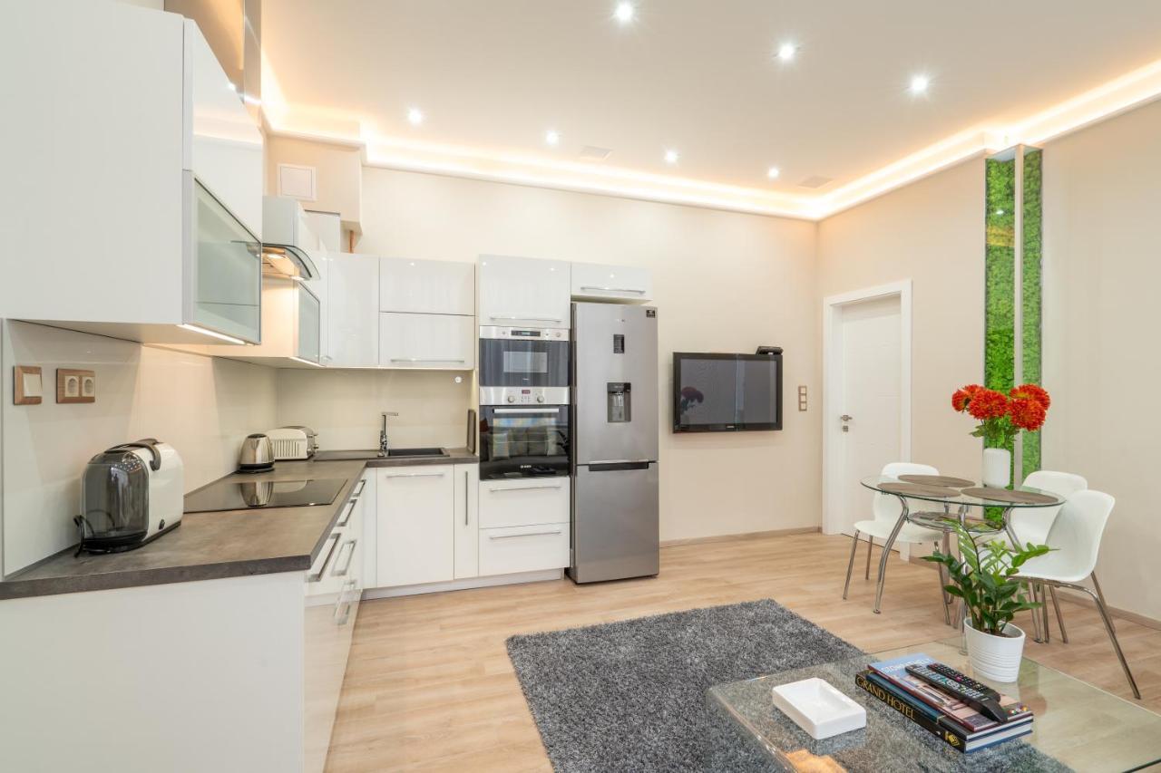 Modern, Quiet & Cozy Apartment In The Middle Of Downtown Near Danube At Fashion Street Boedapest Buitenkant foto